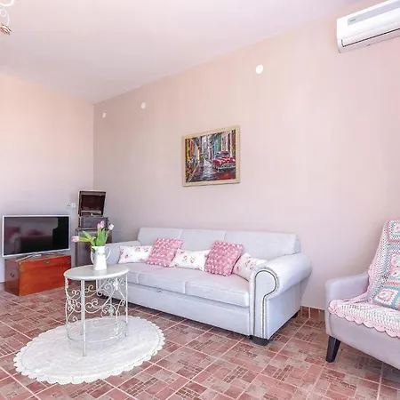 Apartamento Awesome In With Sauna