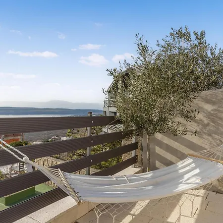 Awesome In With Sauna Apartamento Dramalj