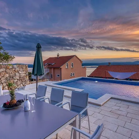 Pet Friendly In With Sauna Apartment